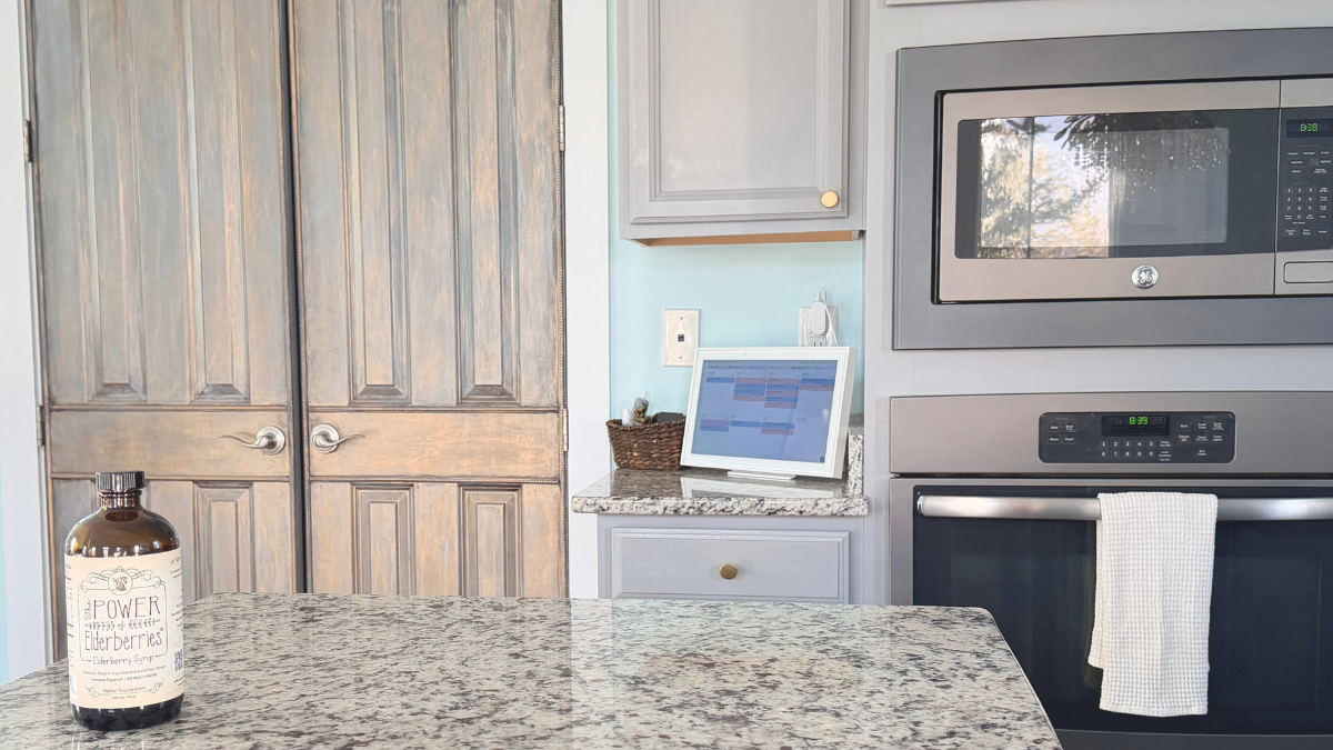 How long does elderberry take to work traditional black elderberry syrup in amber glass bottle